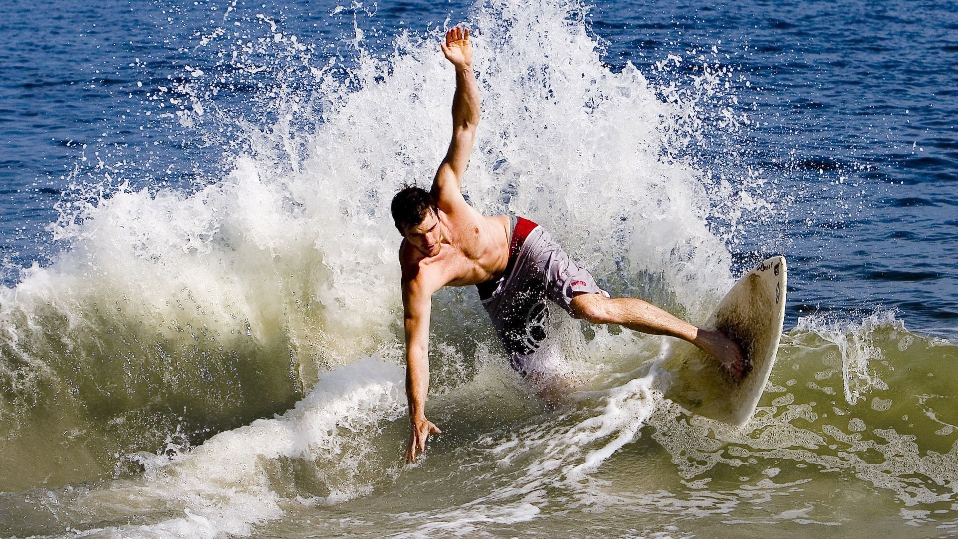 新闻中心发布国际射击联合会赛事直播转播声明，国际射击联合会射击比赛规则